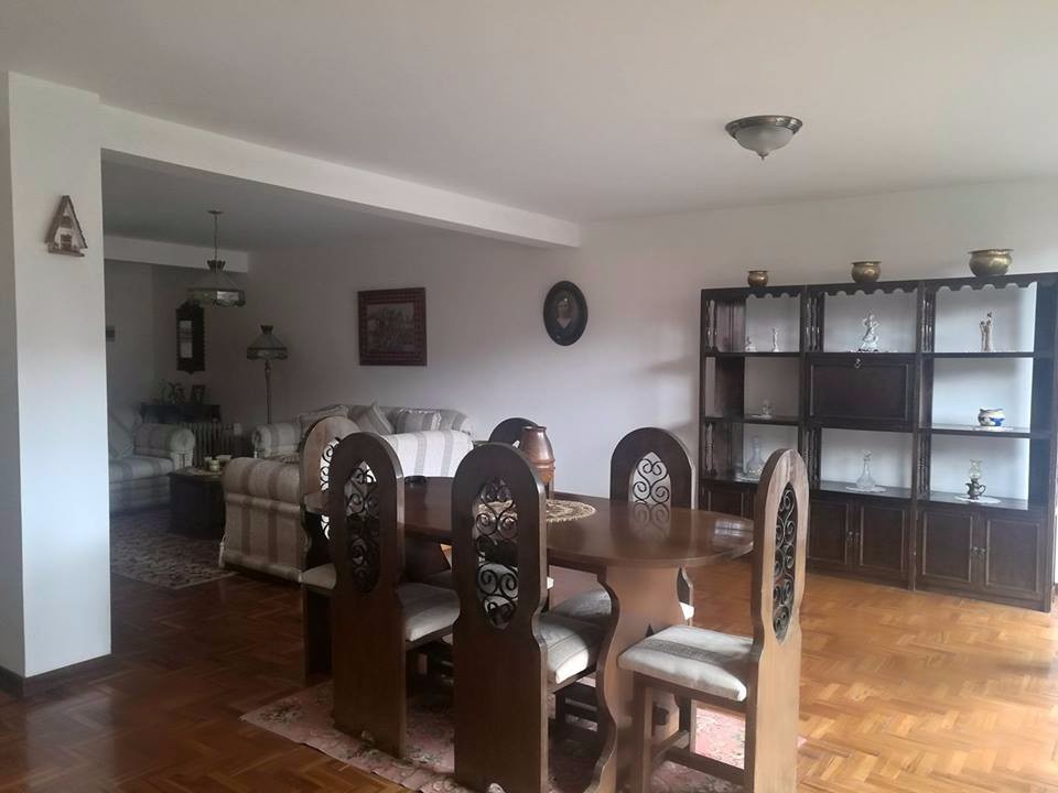 Casa en Achumani en La Paz 4 dormitorios 4 baños 2 parqueos Foto 3
