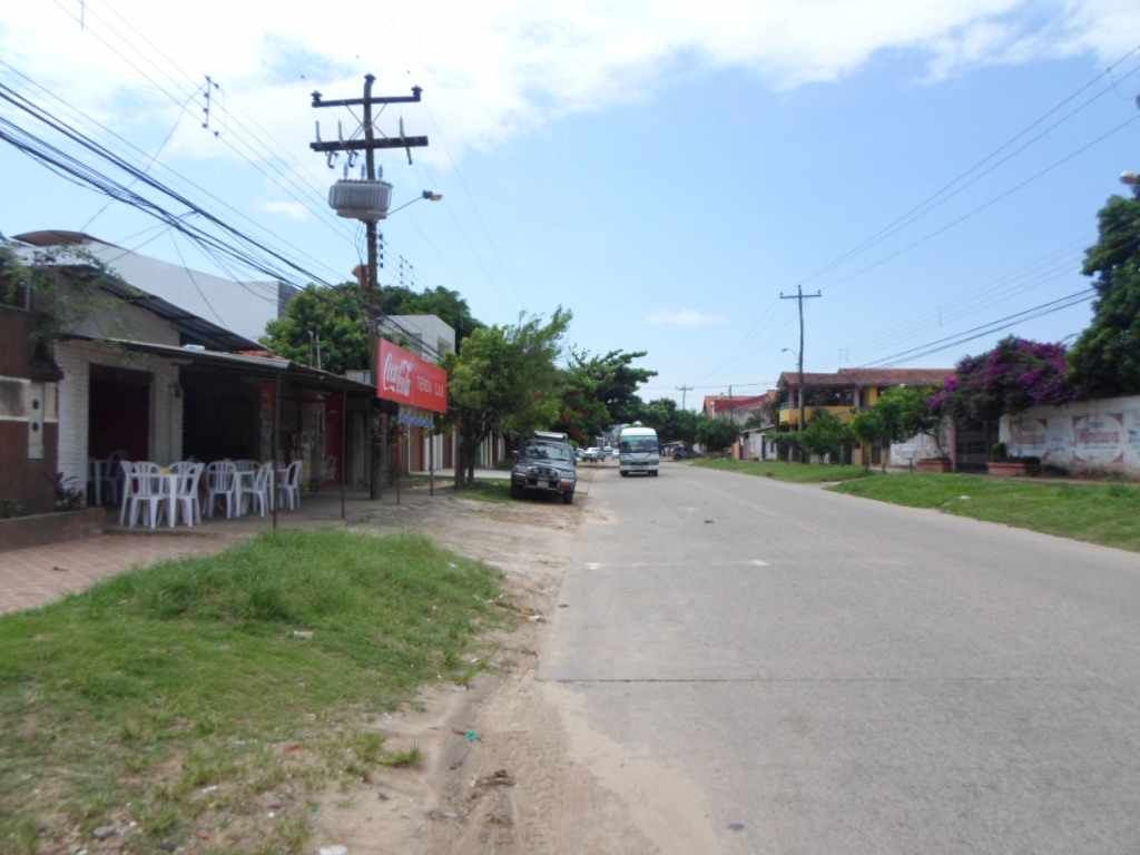 Terreno 5TO Y 6TO ANILLO AV. CRISTO REDENTOR
(AV. SAN SILVESTRE) ZONA ALTAMENTE COMERCIAL!! Foto 2