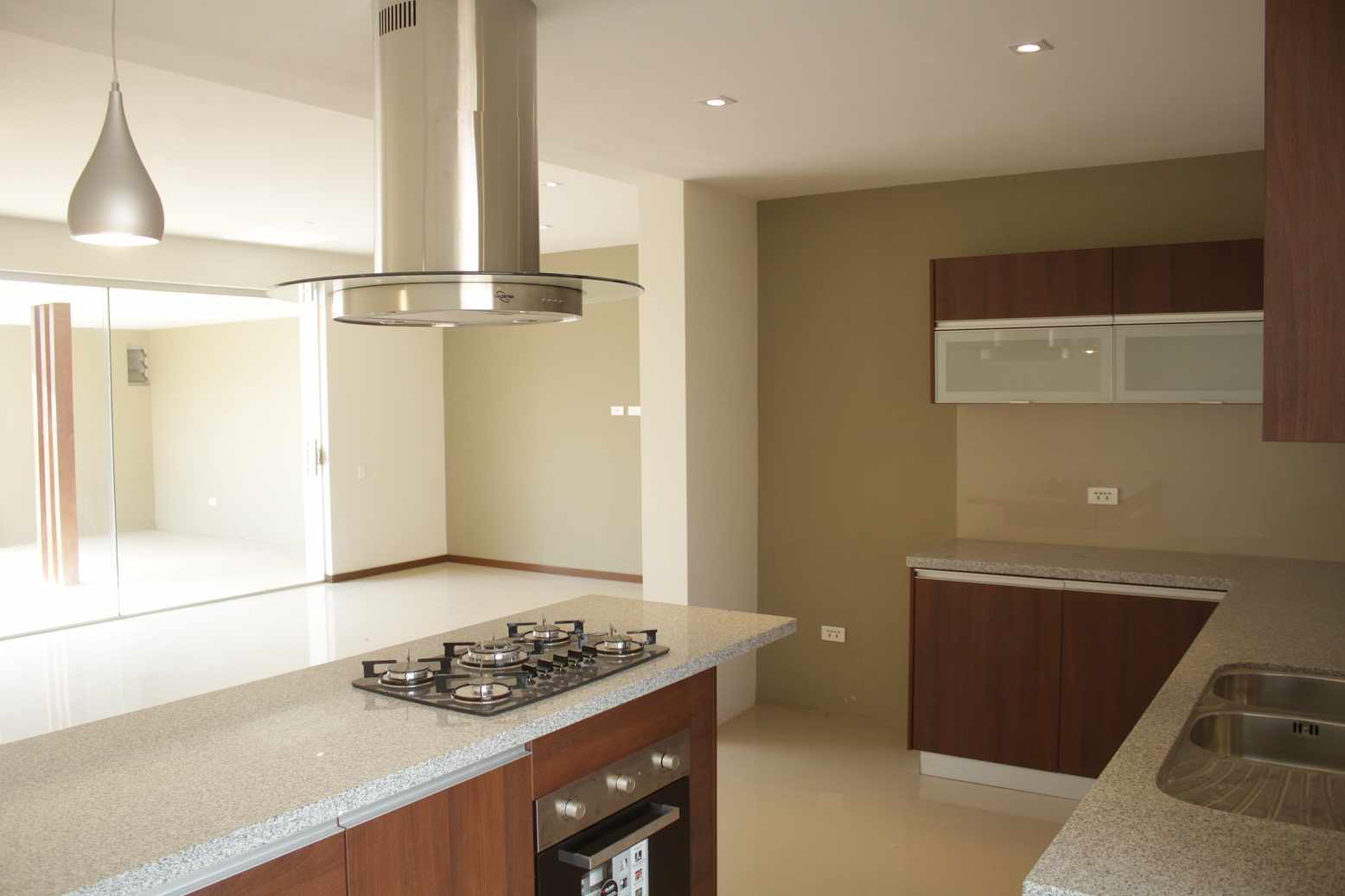 En Alquiler a $us 880 Foto 2