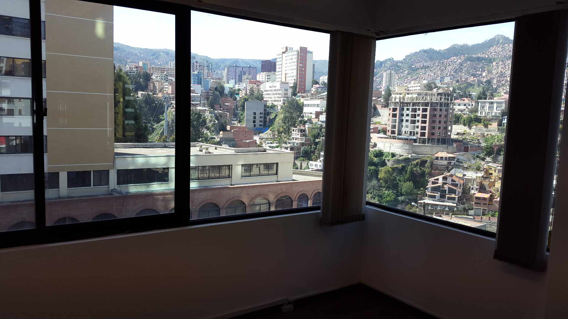 Oficina en San Jorge en La Paz 4 dormitorios 2 baños  Foto 11