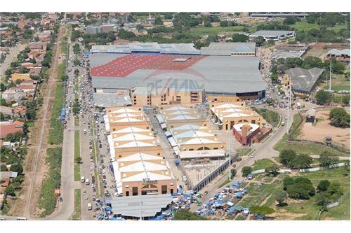 Local comercial en VentaFeria Barrio Lindo     Foto 2