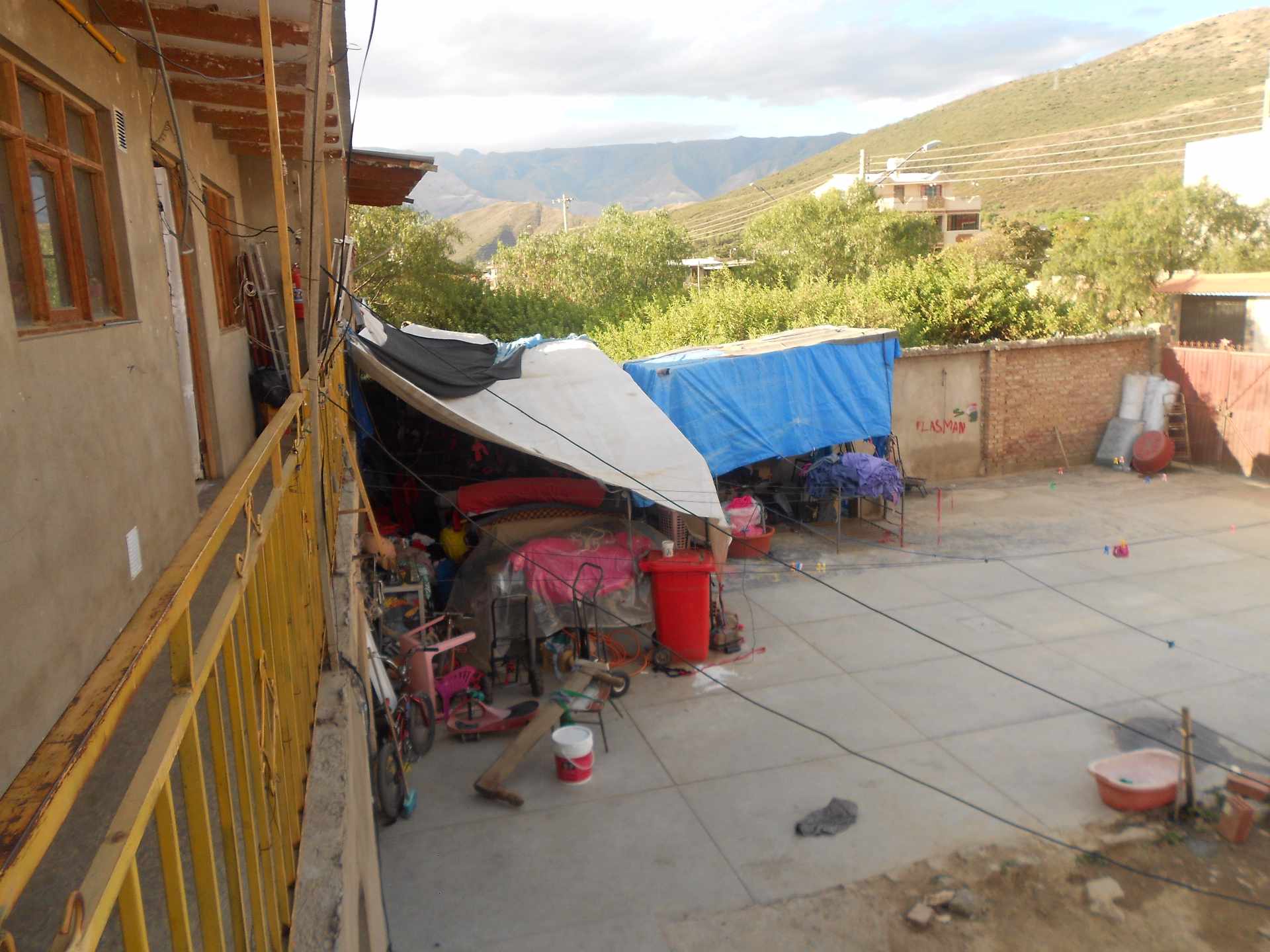 Casa en Alalay en Cochabamba 6 dormitorios 4 baños 6 parqueos Foto 3