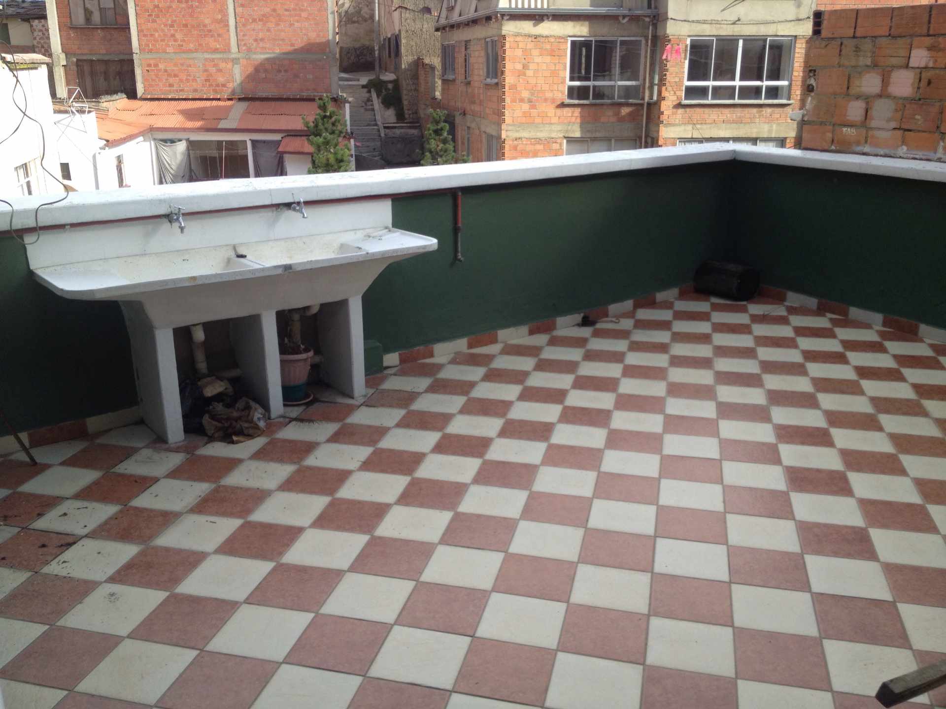 Departamento  calle Manuel Estensoro y Suipacha a una cuadra y media de la (felcc o identificación) Foto 2