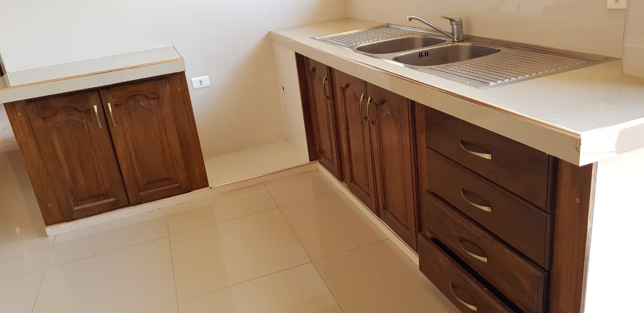 Departamento Av. Villazon km 5.5 acera sud. Sobre la avenida Foto 9