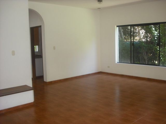 Casa en AlquilerCONDOMINIO JARDINES DEL URUBO Foto 6