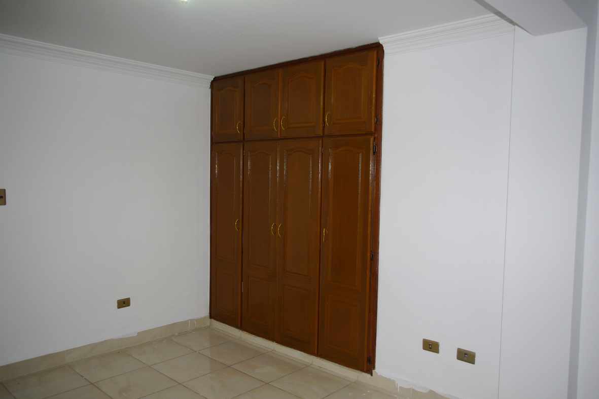 Departamento en Hipódromo en Cochabamba 4 dormitorios 3 baños  Foto 8
