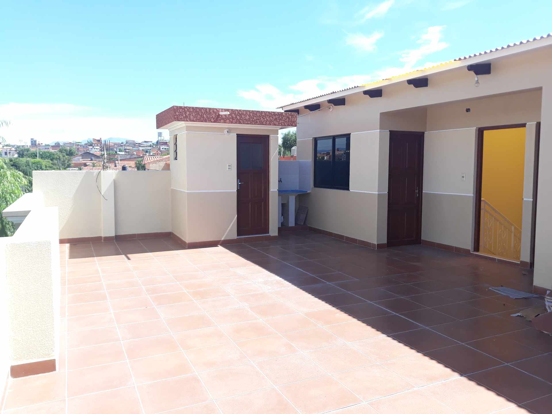 Casa en VentaUbicada en el Barrio Moto Méndez de la ciudad de Tarija. Bloque KP. Foto 3