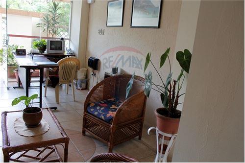 Departamento en Queru Queru en Cochabamba 4 dormitorios 2 baños 1 parqueos Foto 5