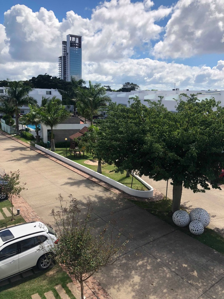 Casa CONDOMINIO LE PARC (DETRAS DEL VENTURA MALL), CASA EN VENTA Foto 4