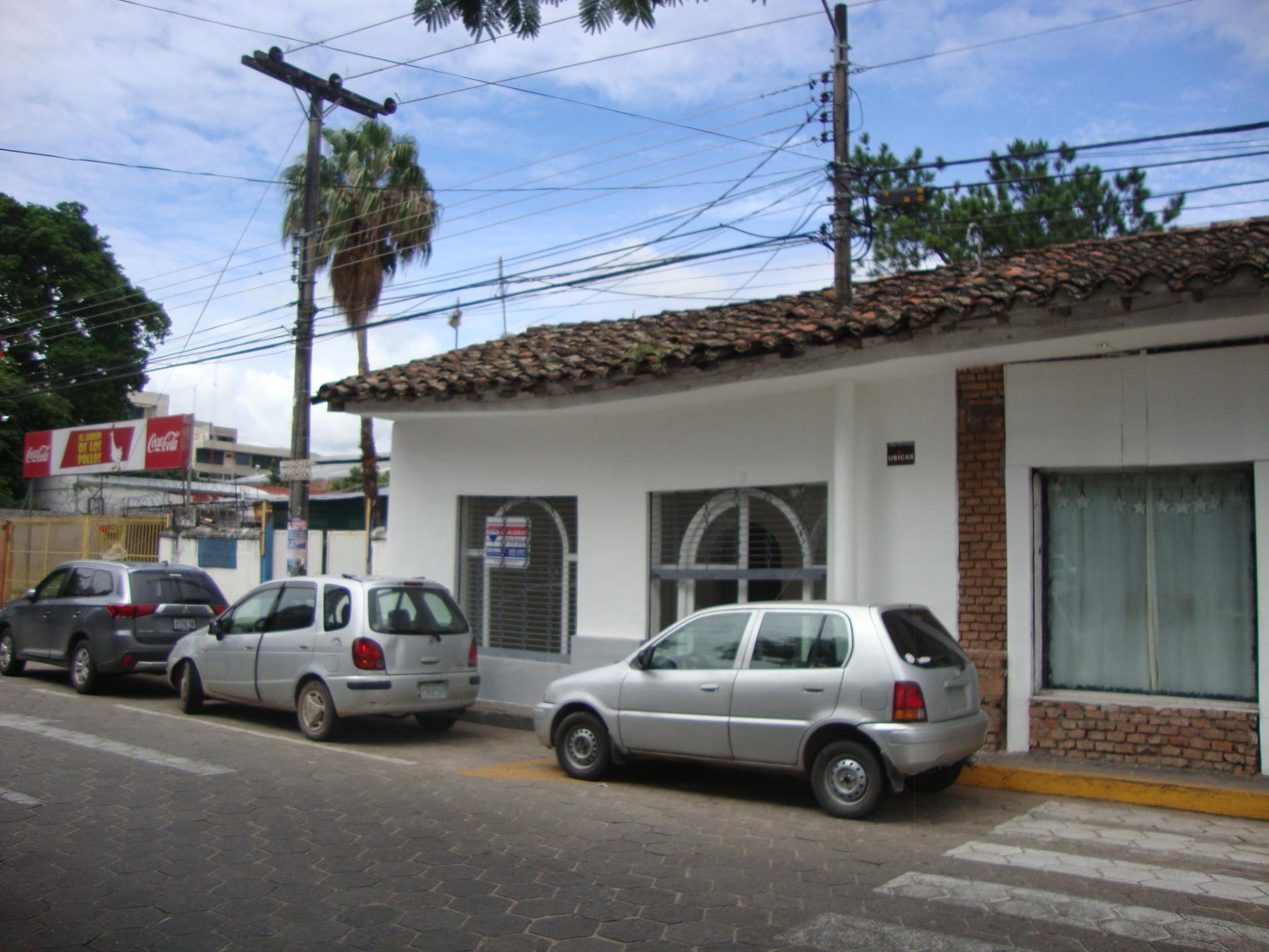 Local comercial en Centro en Santa Cruz de la Sierra 1 dormitorios 1 baños 7 parqueos Foto 2
