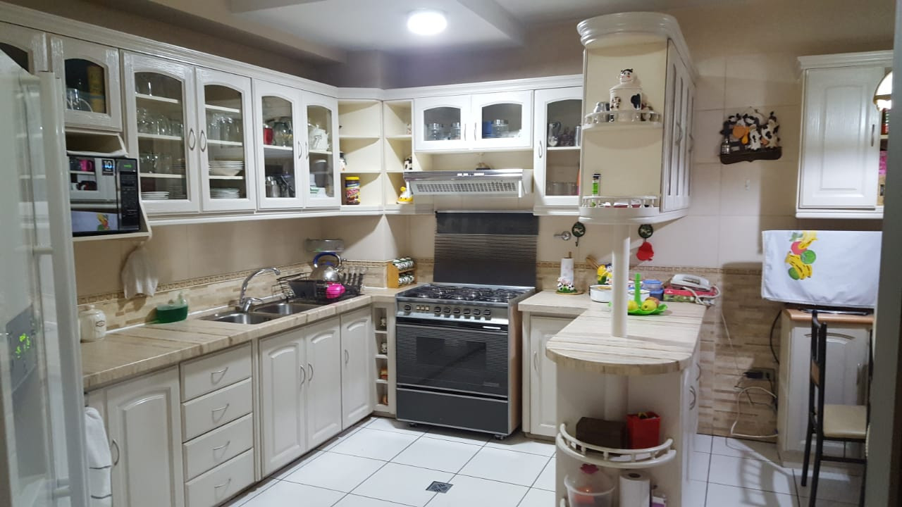 Departamento $us.- 149000.- PRECIOSO DEPARTAMENTO EDIFICIO TITAN – AV. AMERICA OESTE Superficie: 187 m2. ACABADOS DE LUJO 657-18189  Foto 5