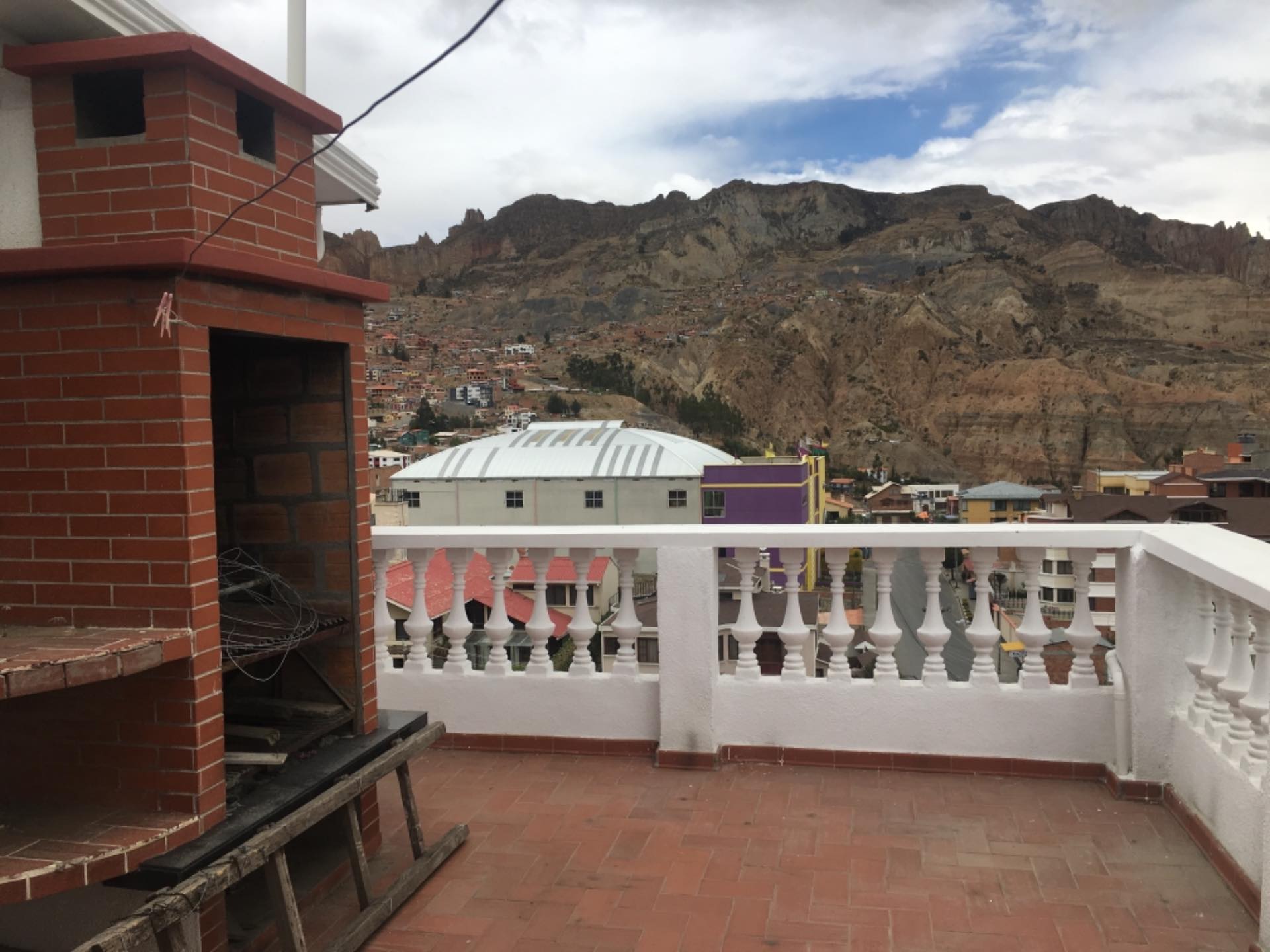 Departamento en Cota Cota en La Paz 6 dormitorios 5 baños 1 parqueos Foto 5