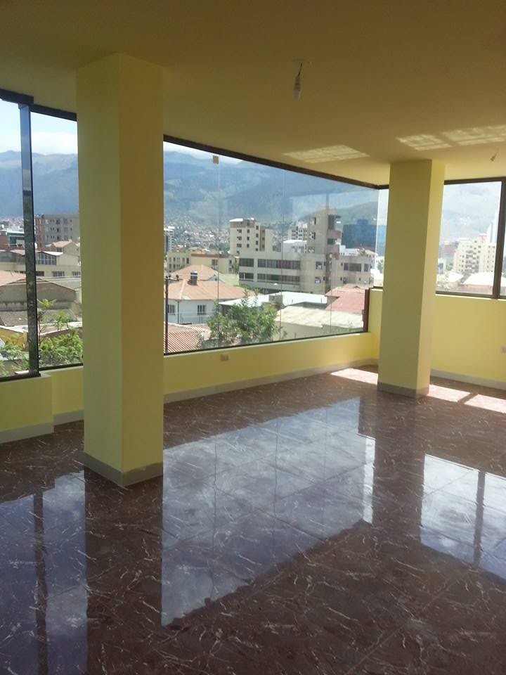 Oficina en Noroeste en Cochabamba 1 dormitorios 2 baños  Foto 5