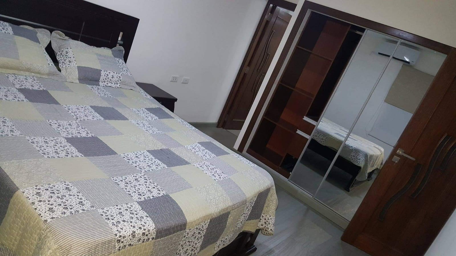 Departamento en Venta(ZONA NORTE) Av. Beni Nº 150 (entre primer y segundo anillo) CONDOMINIO DOS TORRES 3 dormitorios 2 baños 1 parqueos Foto 10