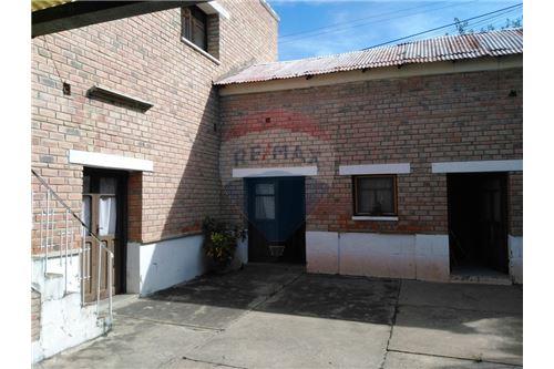 Casa en Aranjuez en Tarija 11 dormitorios 2 baños 1 parqueos Foto 2