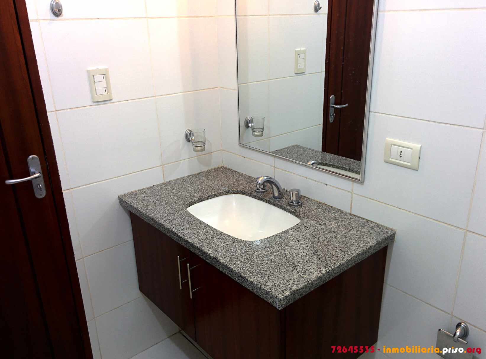 Departamento en AlquilerCalle Tarija Nro 673 2 dormitorios 2 baños 1 parqueos Foto 4