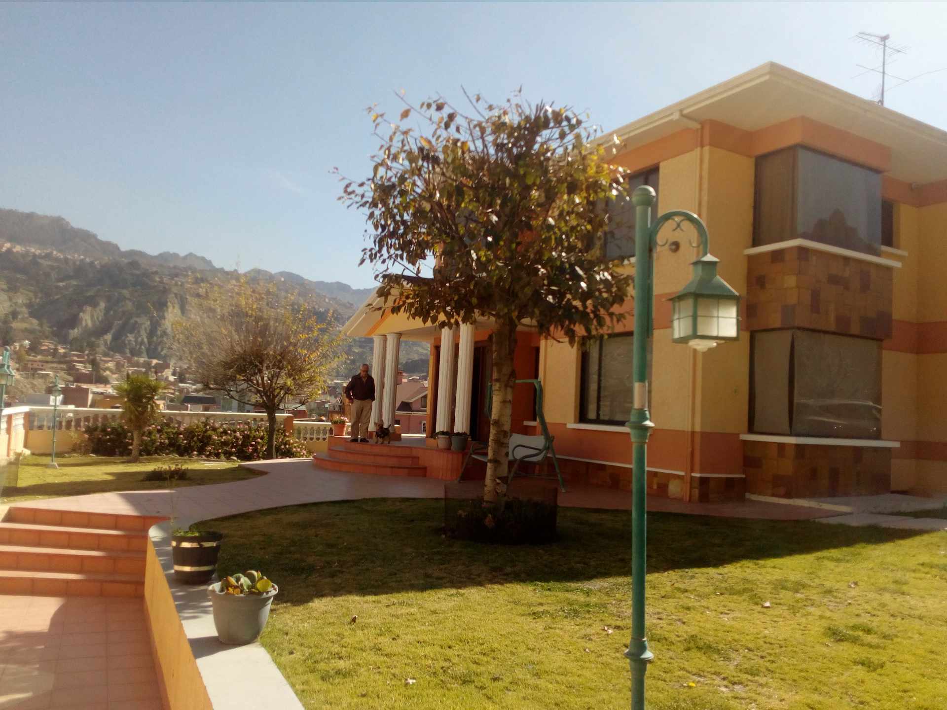 Casa en Irpavi en La Paz 5 dormitorios 6 baños 7 parqueos Foto 17