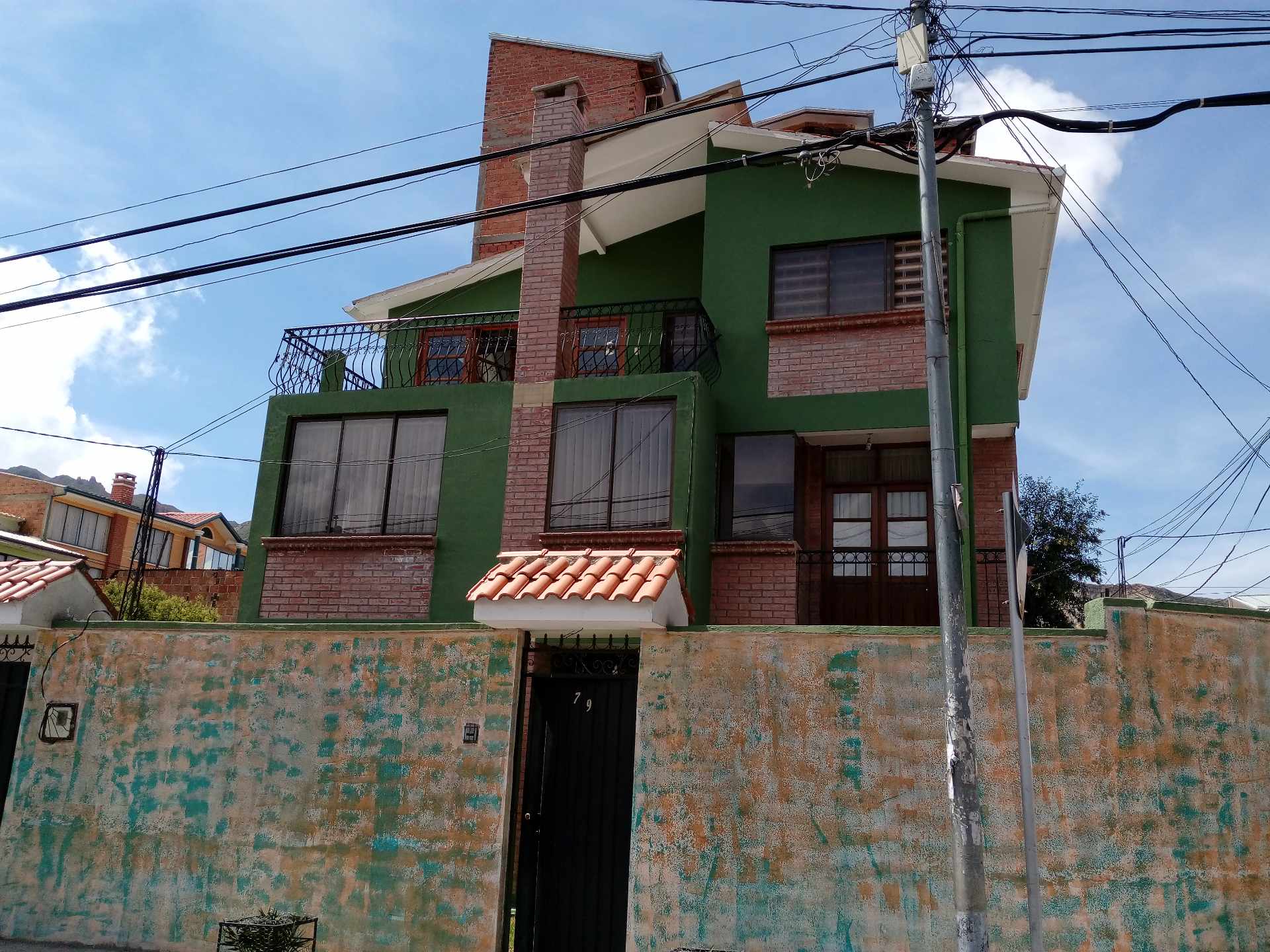 Casa en Chasquipampa en La Paz  4 baños 1 parqueos Foto 1