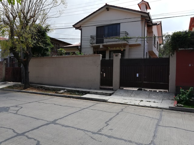 Casa en Aranjuez en Cochabamba 5 dormitorios 3 baños  Foto 1