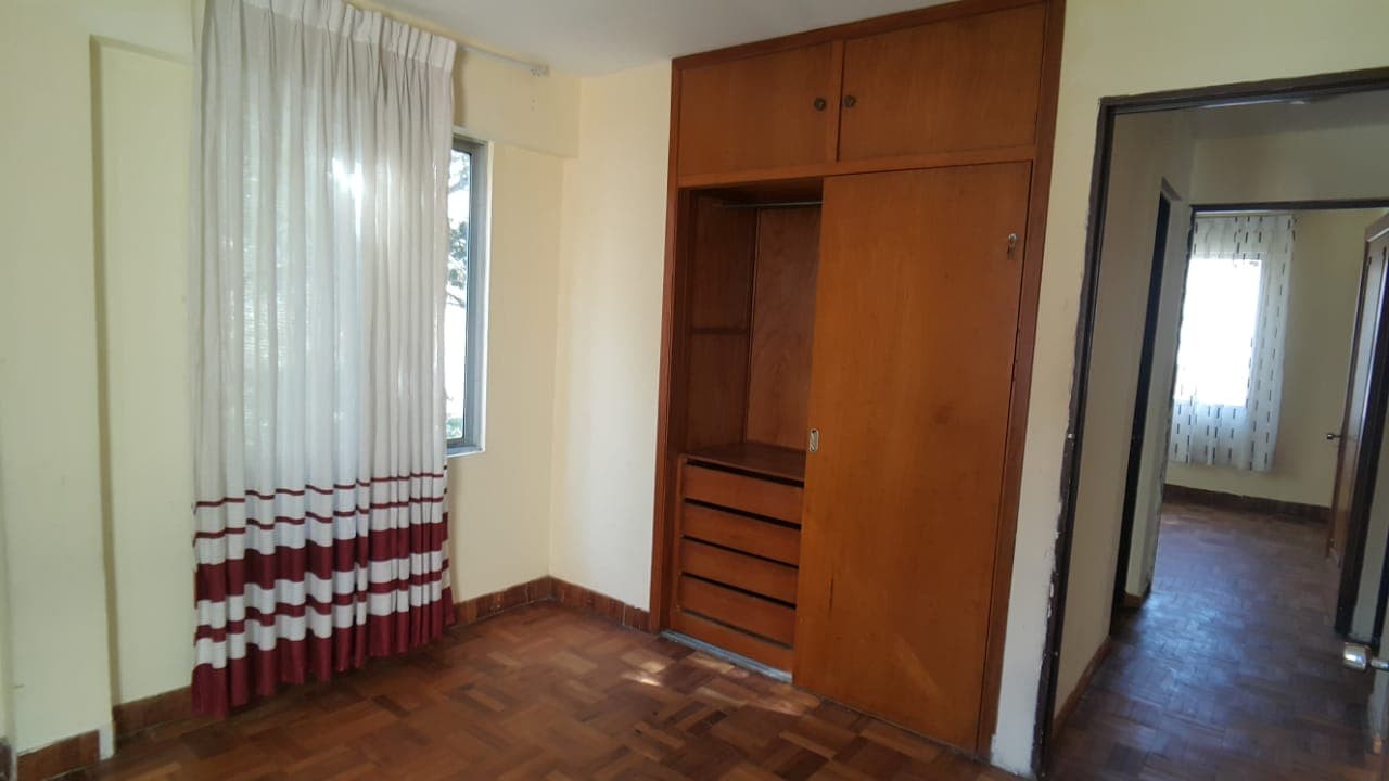 Departamento en Los Pinos en La Paz 3 dormitorios 2 baños  Foto 1
