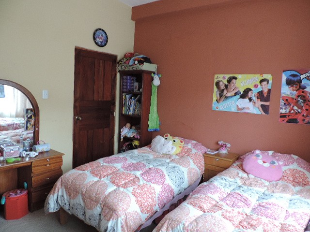 Casa en Achachicala en La Paz 7 dormitorios 3 baños 1 parqueos Foto 6