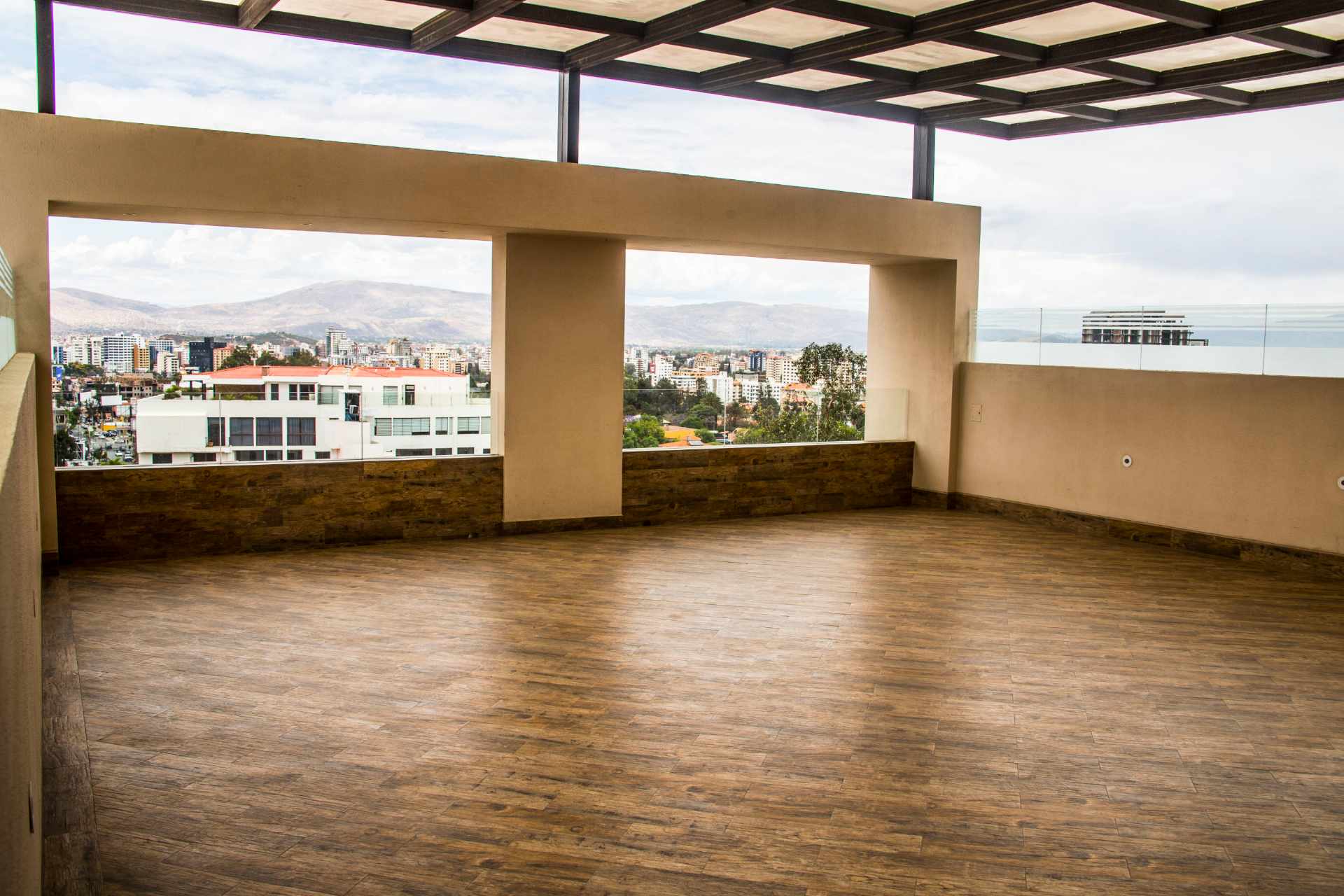 Departamento Parque Fidel Anze, entre Av. Pando y Av. Melchor Urquidi Foto 6