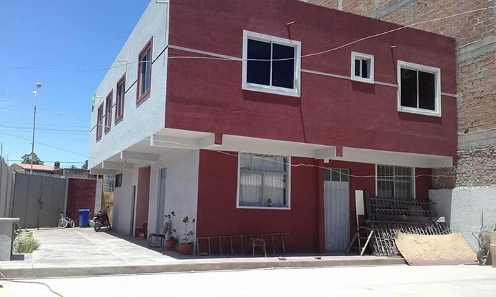 Casa en Colcapirhua en Cochabamba 3 dormitorios 2 baños 6 parqueos Foto 1