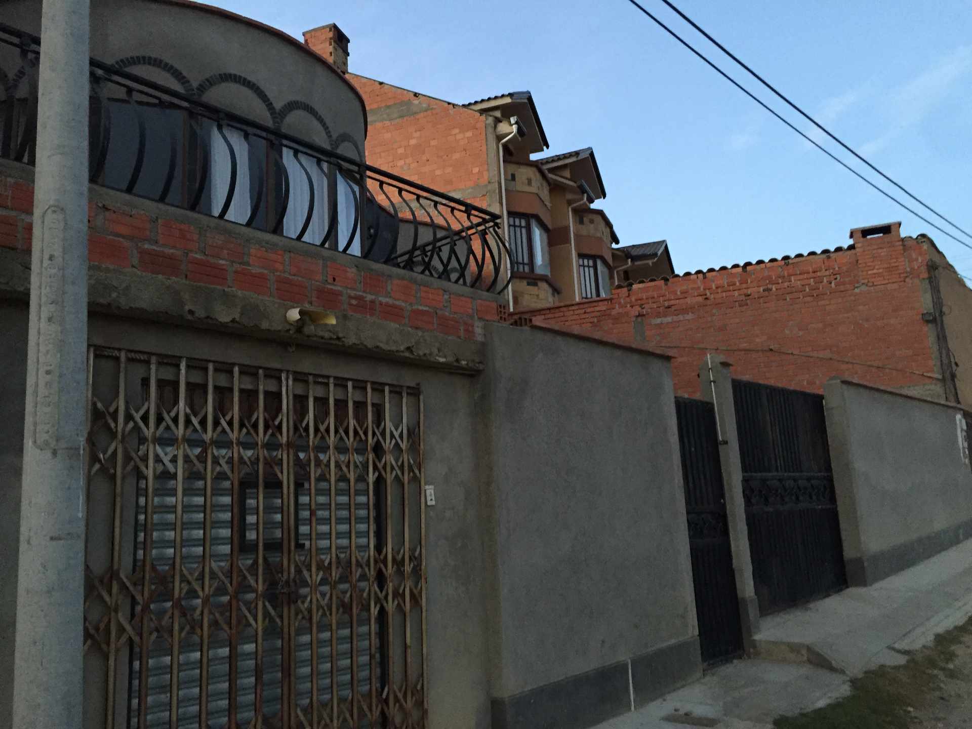 Casa en Alto Irpavi en La Paz 3 dormitorios 2 baños 2 parqueos Foto 4