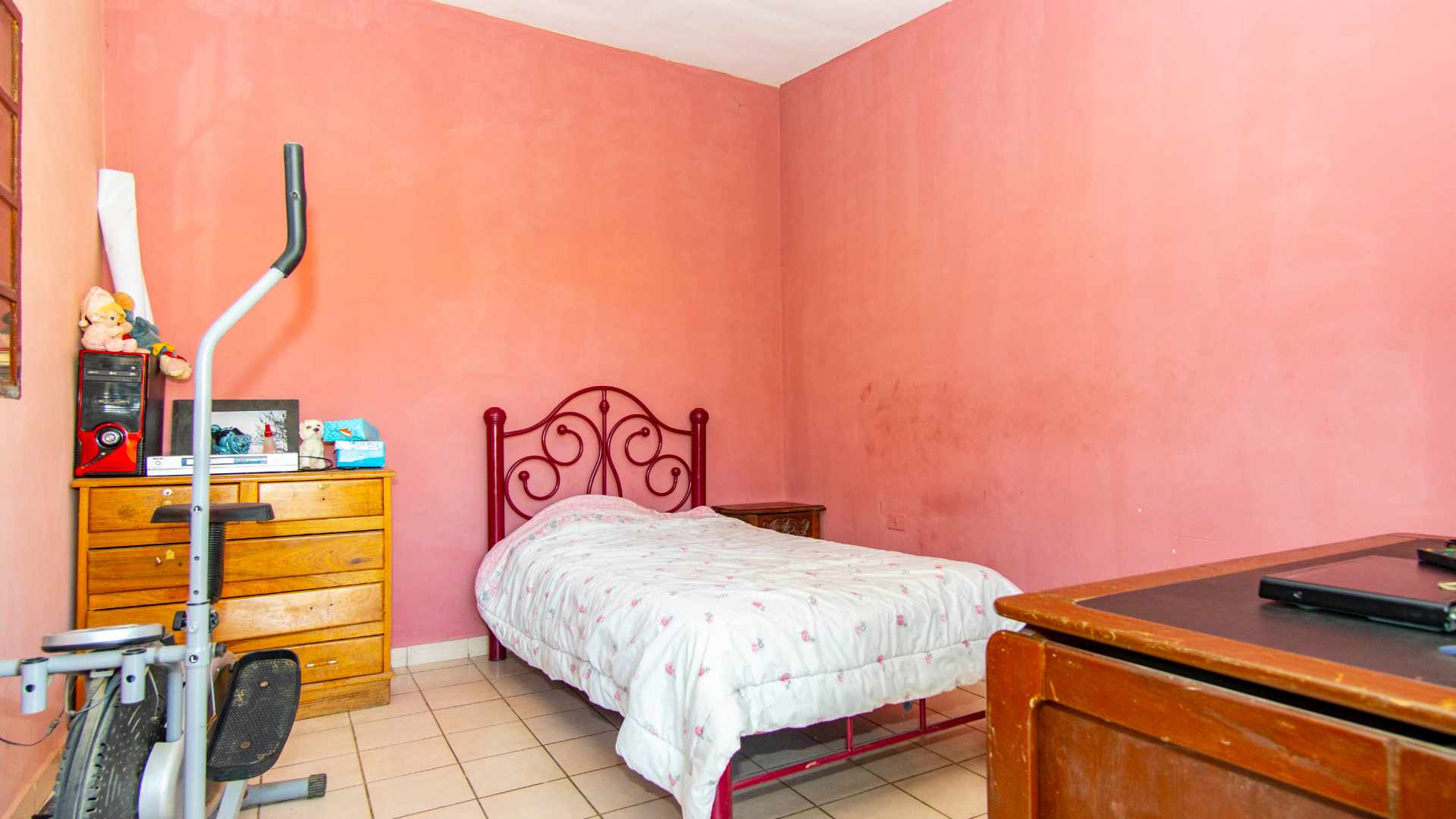 Casa en La Chimba en Cochabamba 6 dormitorios 2 baños 2 parqueos Foto 4
