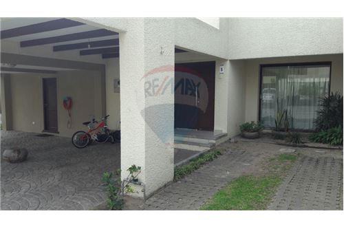 En Venta a $us 325,000 Foto 1