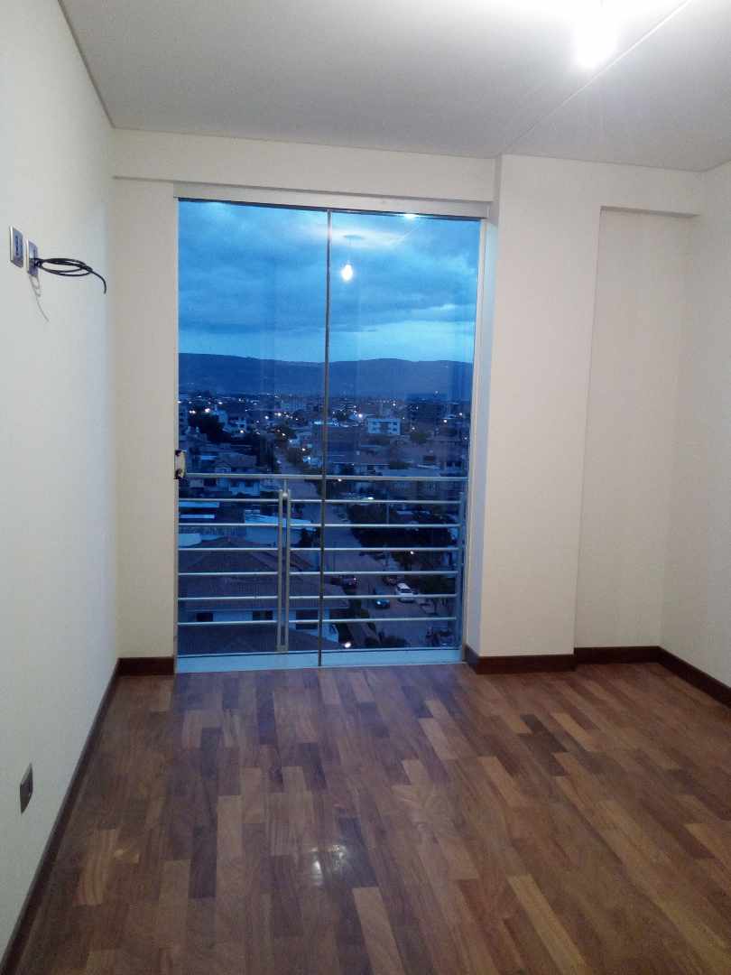 Departamento en Hipódromo en Cochabamba 3 dormitorios 3 baños 1 parqueos Foto 17