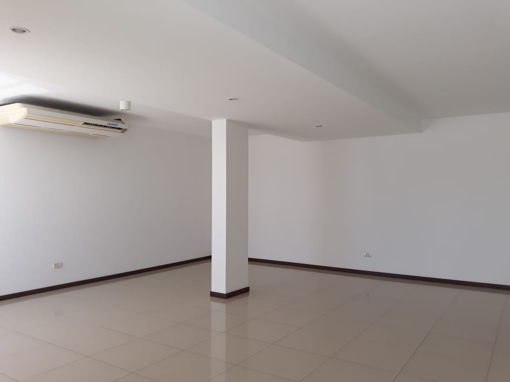 Departamento CONDOMINIO EQUIPETROL 2 en Canal Isuto entre 2do. y 3er. anillo Foto 11