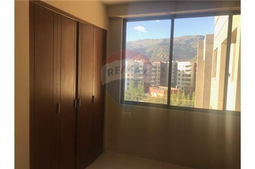 Departamento en Condebamba en Cochabamba 6 dormitorios 2 baños 1 parqueos Foto 13