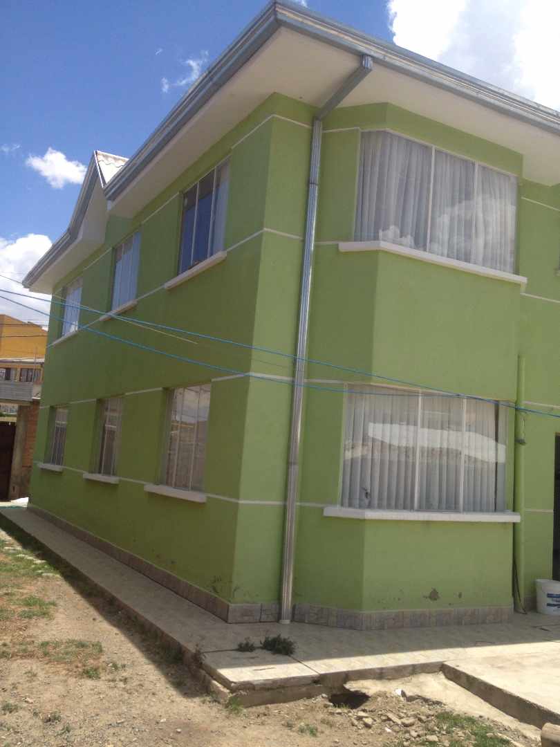 Casa en Chasquipampa en La Paz 4 dormitorios 3 baños 4 parqueos Foto 1