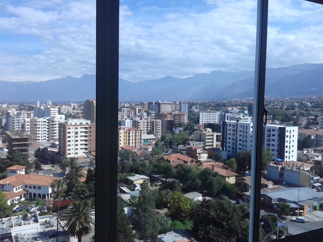 Departamento en Queru Queru en Cochabamba 4 dormitorios 6 baños 2 parqueos Foto 18