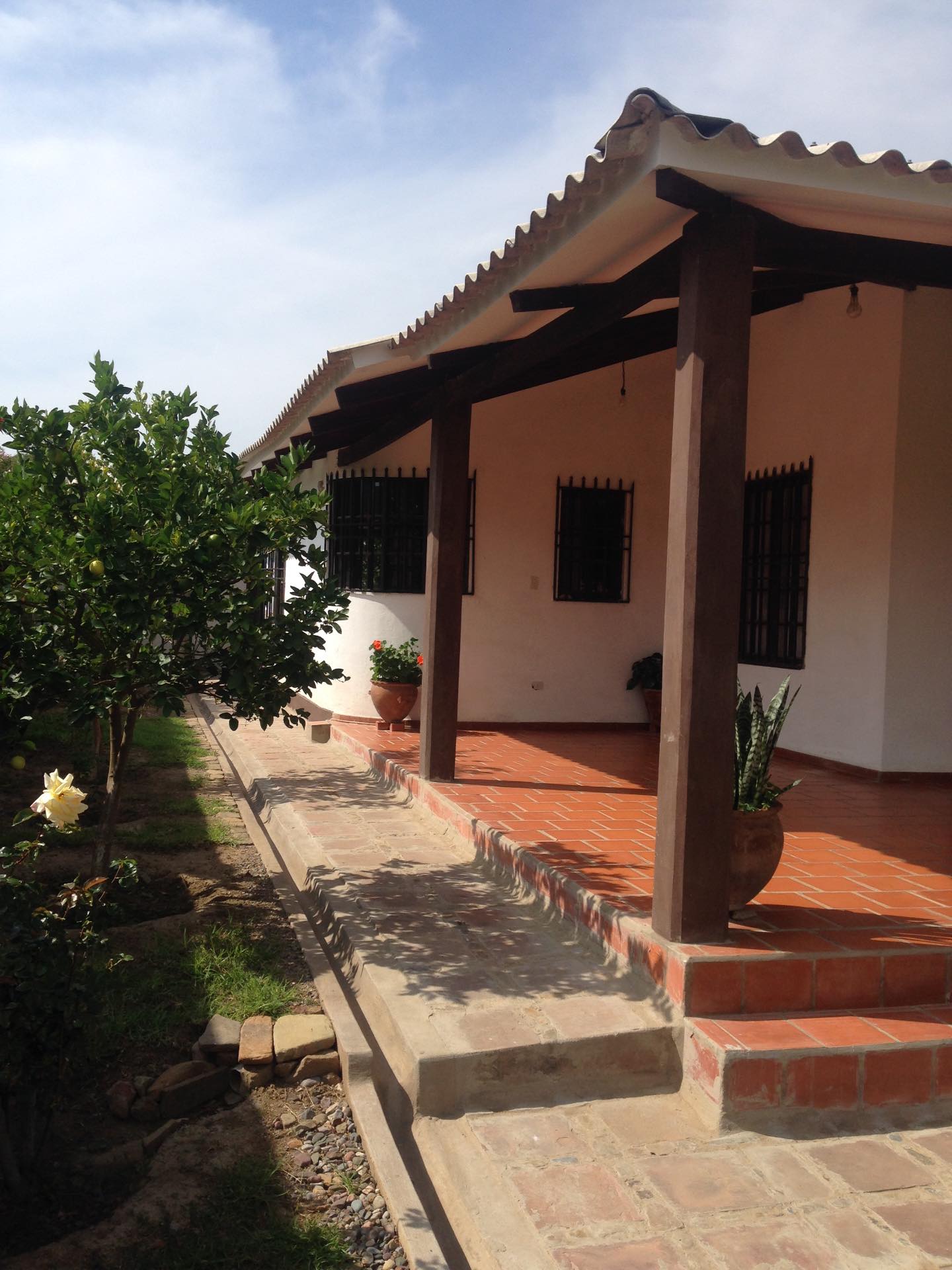 Casa en VentaMolle Mayu a 20 minutos de Sucre camino al aeropuerto de Alcantati del peaje de Cochis 2 km. A la derecha hacia Totacoa  2 baños 5 parqueos Foto 10