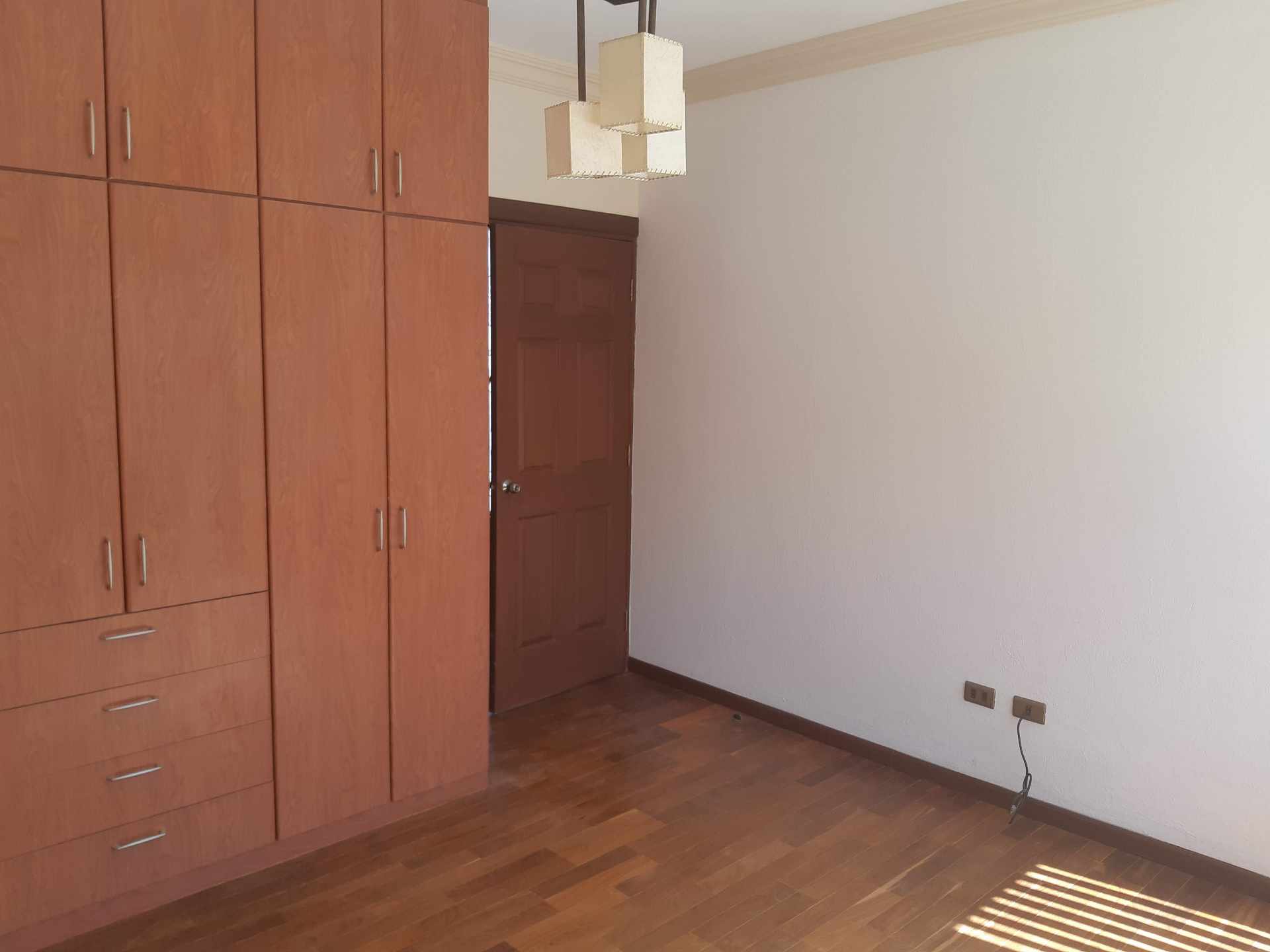 Casa en Villa Taquiña en Cochabamba 5 dormitorios 5 baños 3 parqueos Foto 46