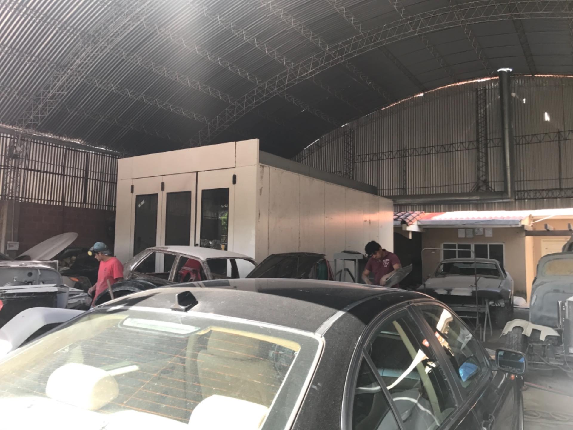 Local comercial Avenida busch entre tercer y cuarto anillo Foto 4