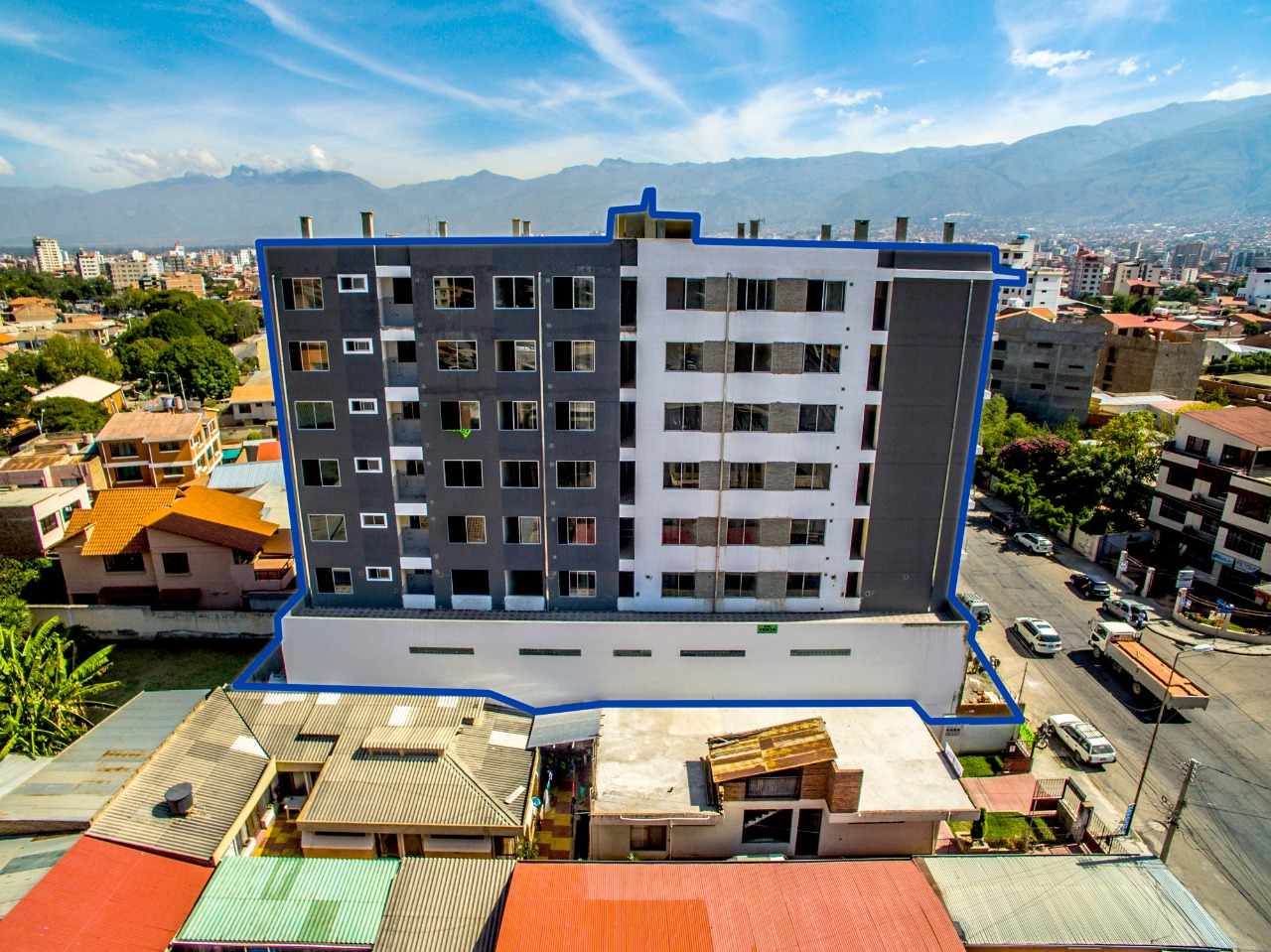 Oficina en Noroeste en Cochabamba 2 dormitorios 1 baños  Foto 3