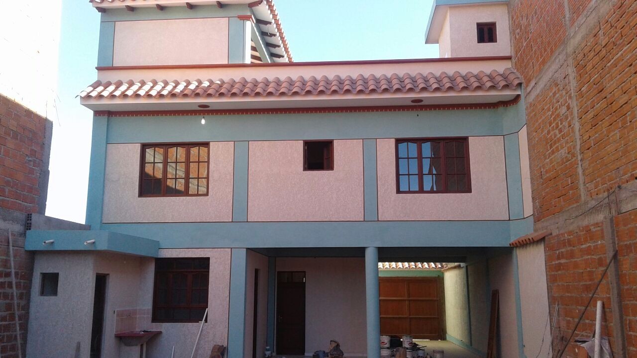 Casa en Barrio El Constructor en Tarija 5 dormitorios 4 baños 2 parqueos Foto 2