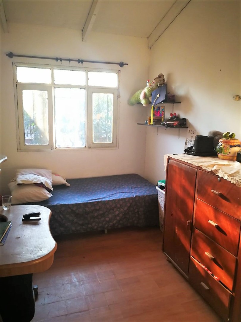 Casa  Barrio Héroes del Chaco, a solo 5 cuadras de la Av. 3 Pasos al frente Foto 4