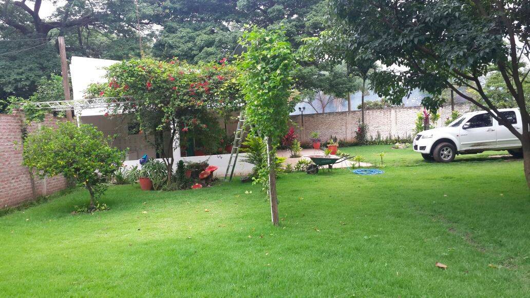 Galpón en VentaTERRENO CON GALPON EN ZONA URBANA DE COTOCA Foto 9