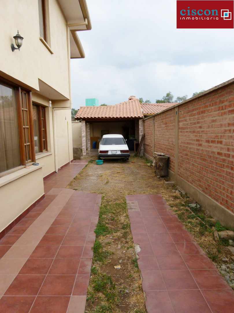 Casa en VentaAv. Amalia Villa de La Tapia 3 dormitorios 3 baños 4 parqueos Foto 11
