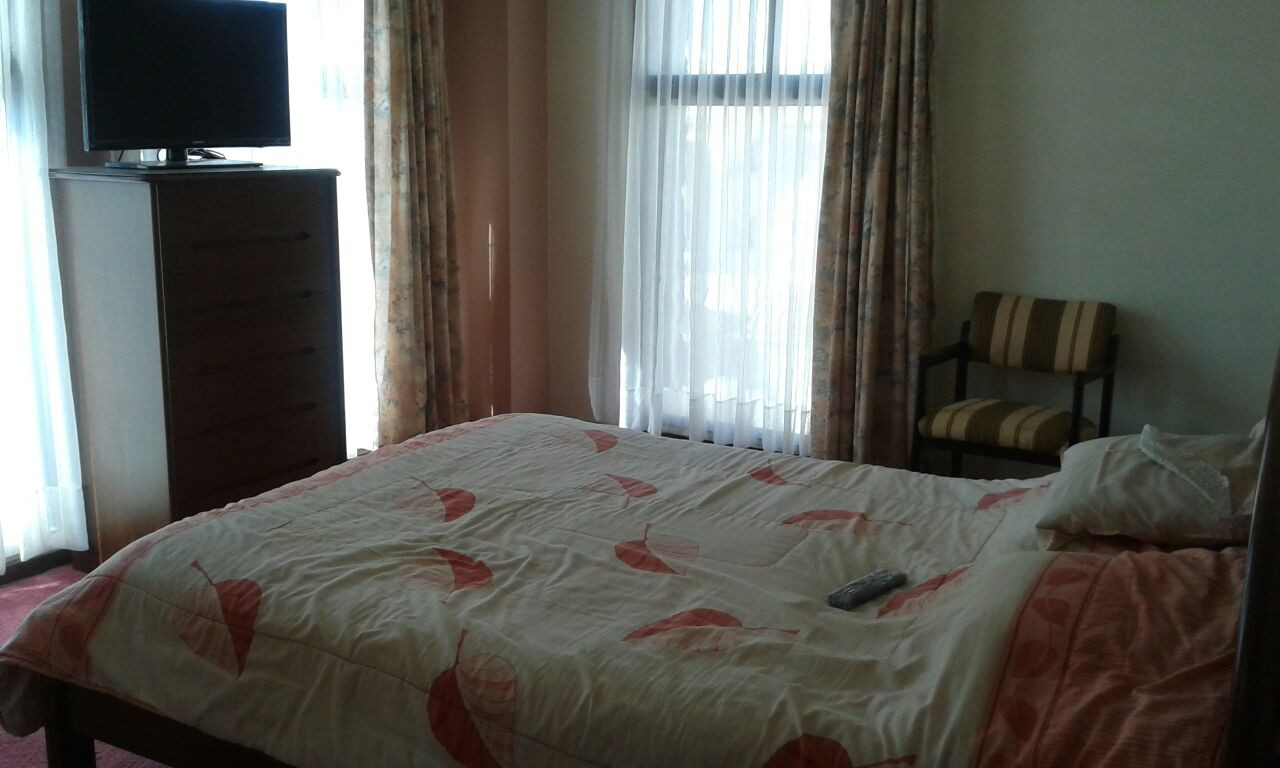 Departamento en AlquilerEd. Davinci. Sanchez Lima entre F. Guachalla y R. Gutierrez 2 dormitorios 2 baños  Foto 4