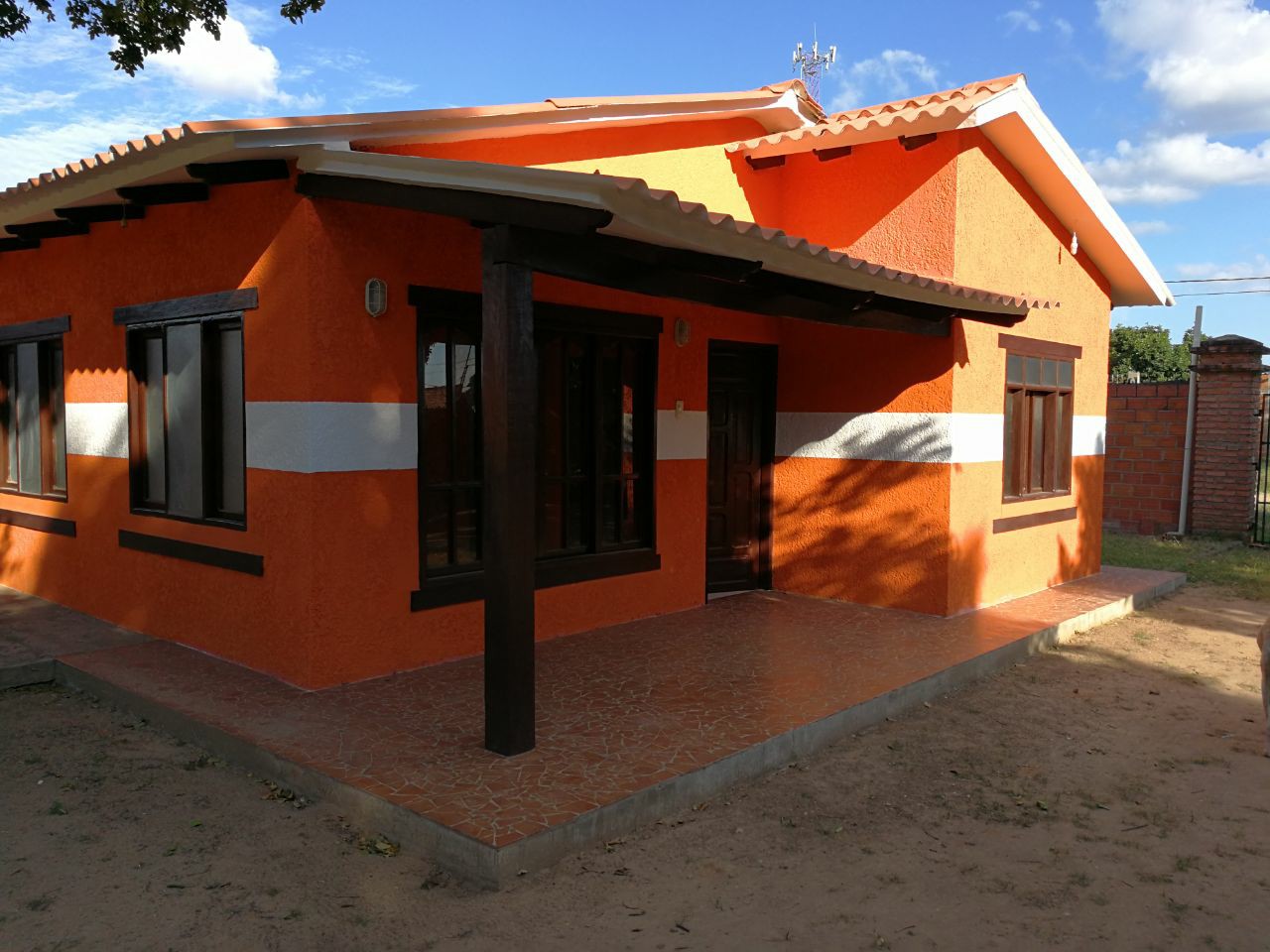 Casa en El Equior en Santa Cruz de la Sierra 2 dormitorios 1 baños 3 parqueos Foto 1