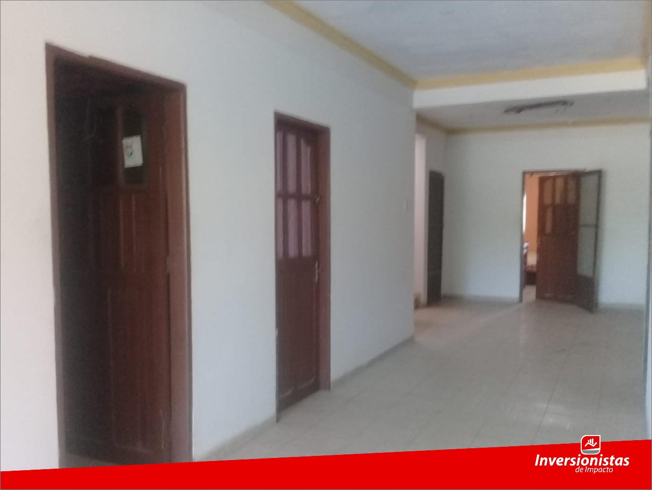 Casa en VentaAv. San Silvestre 6to Anillo 7 dormitorios 7 baños 2 parqueos Foto 2