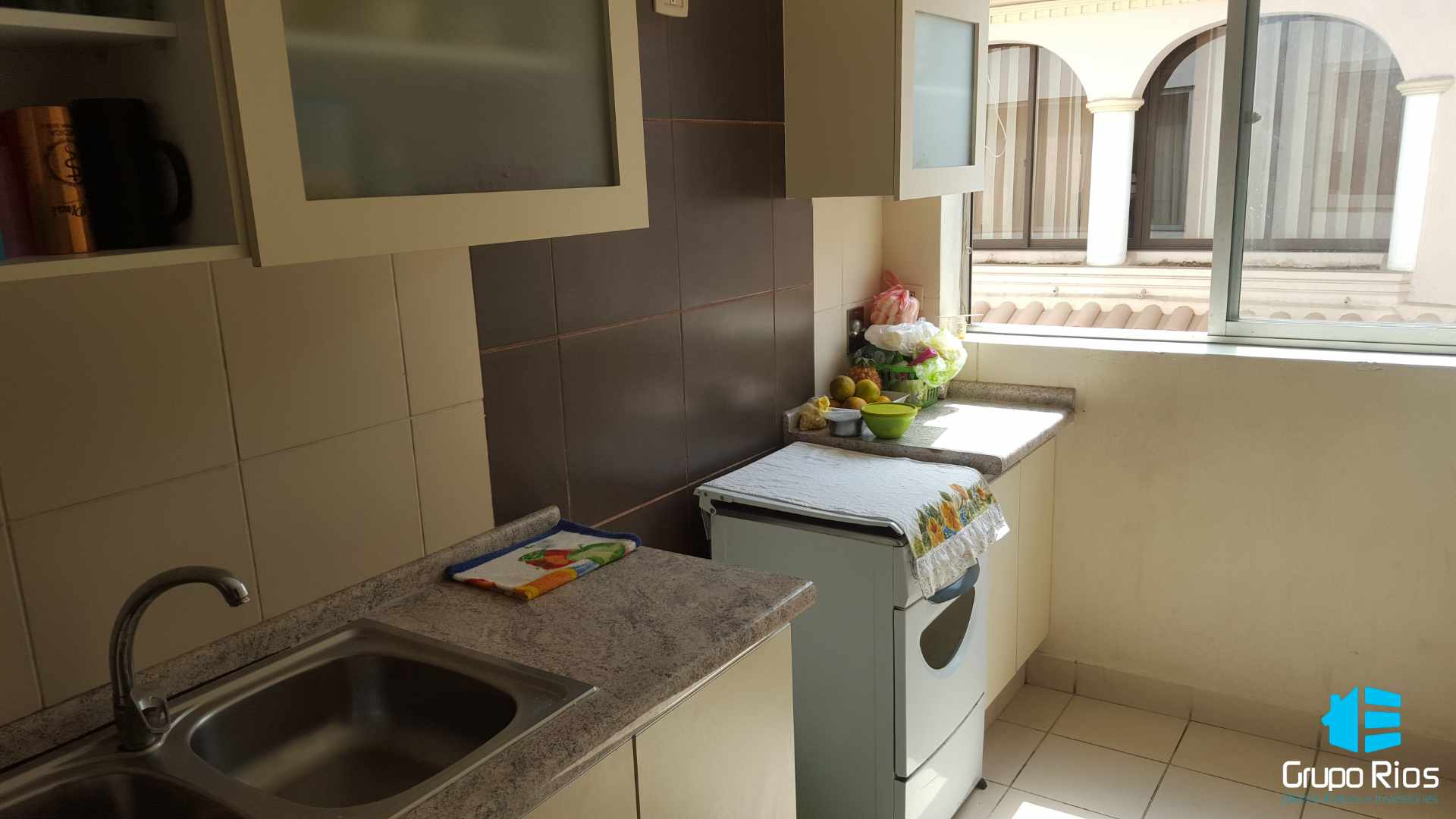 Departamento en VentaAvenida Santa Cruz y ciclovia a dos cuadras de la avenida america Foto 3