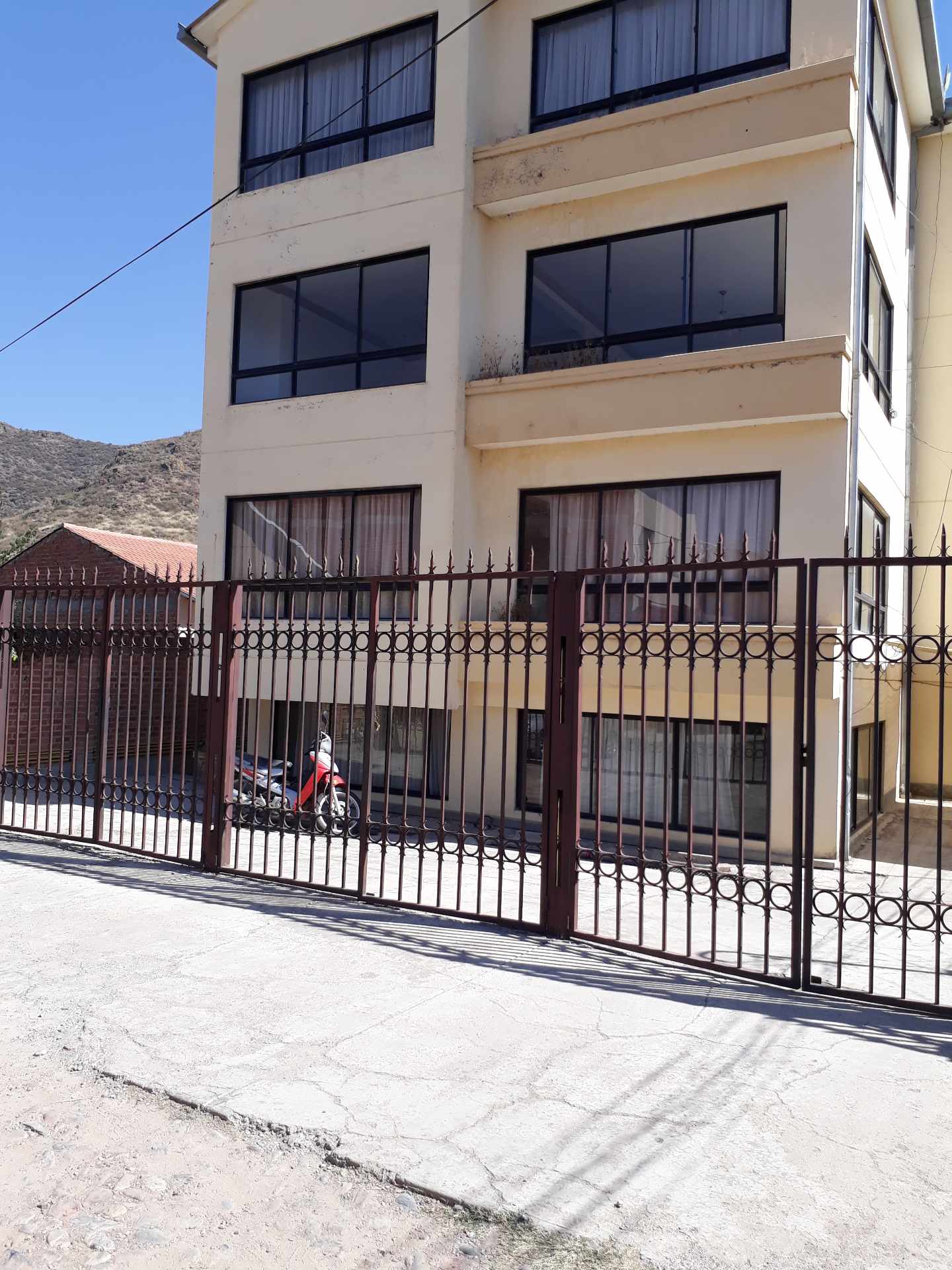 Departamento en AlquilerEdificio Guadalupe II Urbanizacion San Pedro Barrio Magisterio detras del Castillo.
 Foto 1