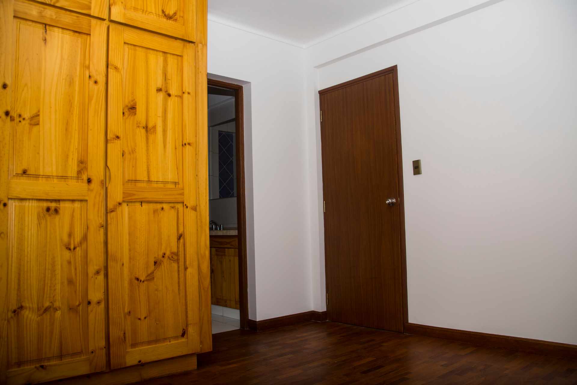 Departamento en Sarco en Cochabamba 4 dormitorios 3 baños 1 parqueos Foto 5