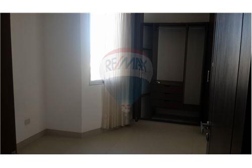 Departamento en Entre 1er y 2do anillo Sur en Santa Cruz de la Sierra 7 dormitorios 2 baños 1 parqueos Foto 13